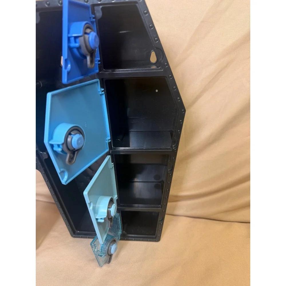 Monster High Skulltimate Secrets Coffin Locker Storage Case Black G3 Accessory